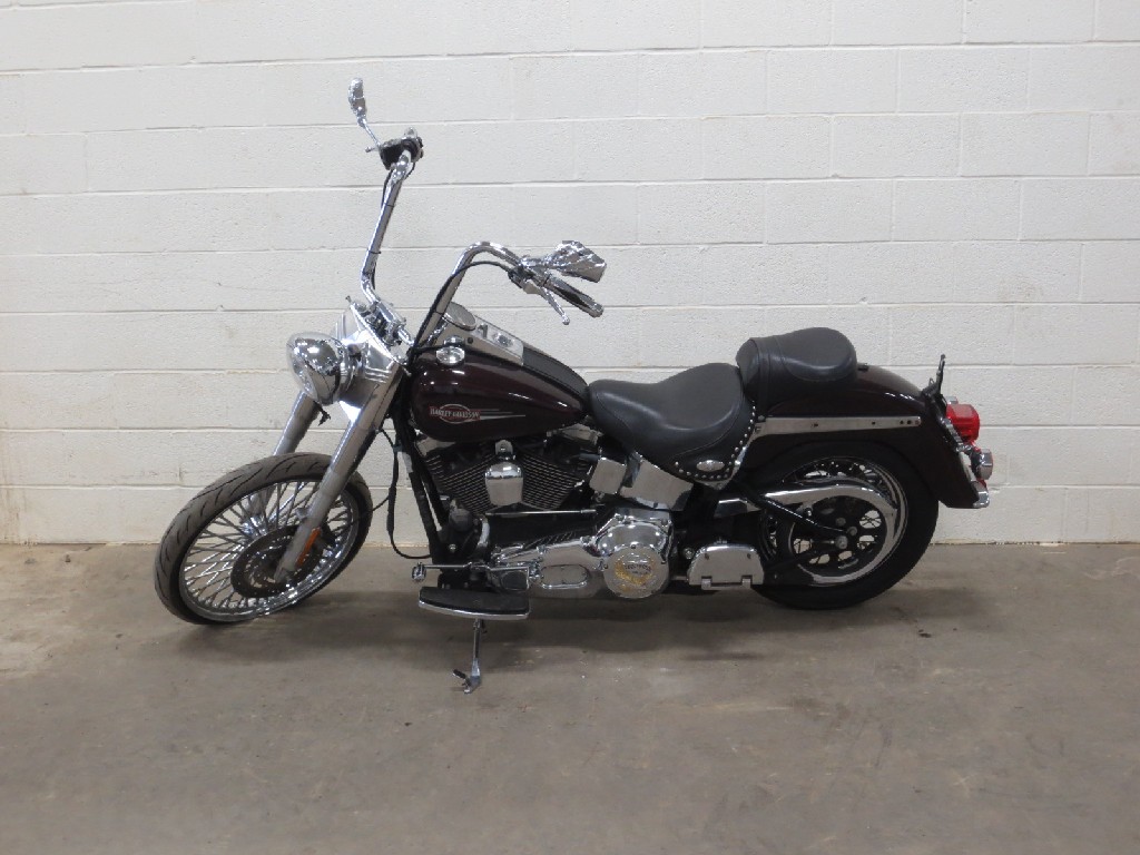 2006 Harley Heritage Softail Right Passenger Floorboard FLSTCI Twin Cam